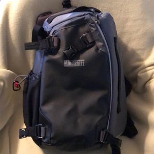 Mind shift camera sling backpack